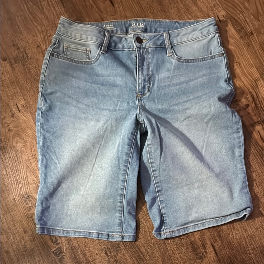 Ana Jean Shorts Bermuda Shorts